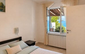 1 bedroom, free WiFi - Lovely apartment in Stomorska with WiFi (Stomorska)