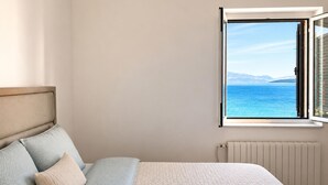 Unclassified image, 4 of 25, button - 3 bedroom beach front apartment in Stomorska (Stomorska)