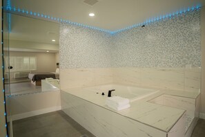 Phòng phong cách lãng mạn | Spa