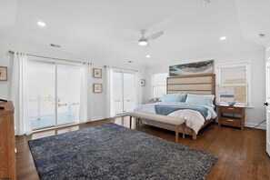 Iron/ironing board, WiFi, bed sheets - Historic AC Tuna Club - Waterfront - 7 Decks - 2 Boat/Jet Ski Docks - Sleeps 13! (Atlantic City)