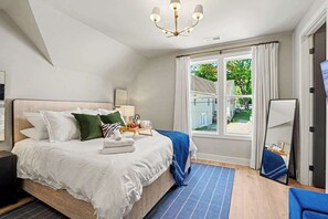 Iron/ironing board, travel crib, WiFi, bed sheets
