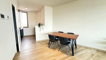 Apartment | Dining