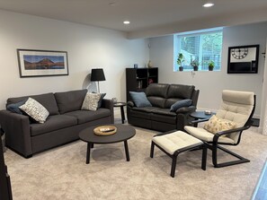 Smart TV - River Walk
Peaceful Suite in Fort Langley
1 Bed, 1 Bath, Sleeps 4 (Langley Township)