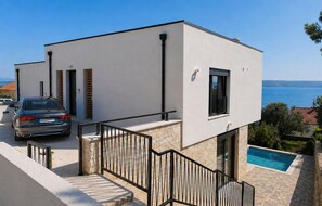 Exterior - Lovely home in Maslenica (Maslenica)