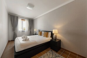Iron/ironing board, travel cot, Internet, bed sheets - Casa Filomena - Castle Walls (Óbidos)