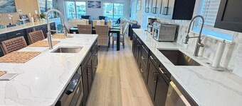 Brand New Custom Furnished 4-Bedroom House in Ventnor/Bay Views & Walk to Beach