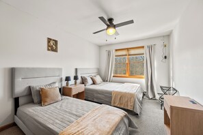 8 Schlafzimmer, Schreibtisch, Reisekinderbett, kostenloses WLAN