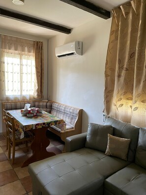 Dining - Vrbo Property (Cardiel de los Montes)