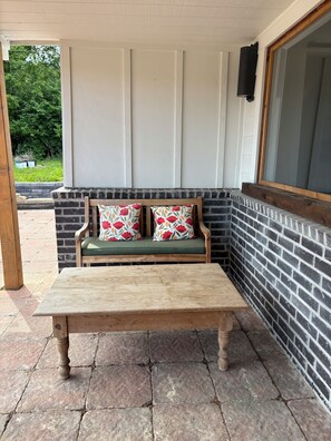 Terrace/patio - 4-bedroom house in Kansas City. 16 miles from GEHA stadium for FIFA World Cup (Kansas City)