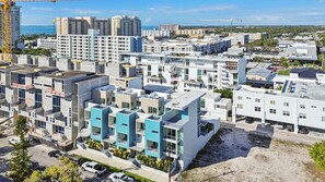 Exterior - Spacious 3-bedroom condo in tranquil Sarasota with AC (Sarasota)