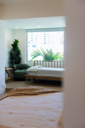Internet, bed sheets - Spacious 3-bedroom condo in tranquil Sarasota with AC (Sarasota)