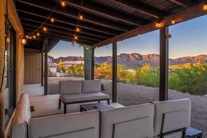 Terrace/patio - 2 Homes • 7BR Sleeps 18 • Pool • Amazing Mtn Views (Tucson)