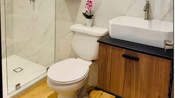 Toallas, jabón, papel de baño