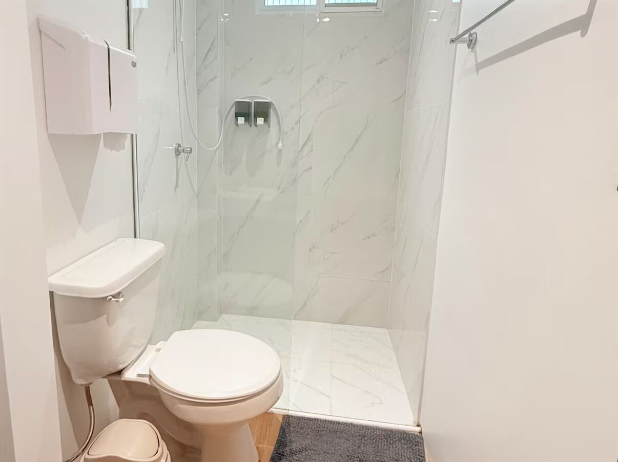 タオル、石鹸、トイレットペーパー