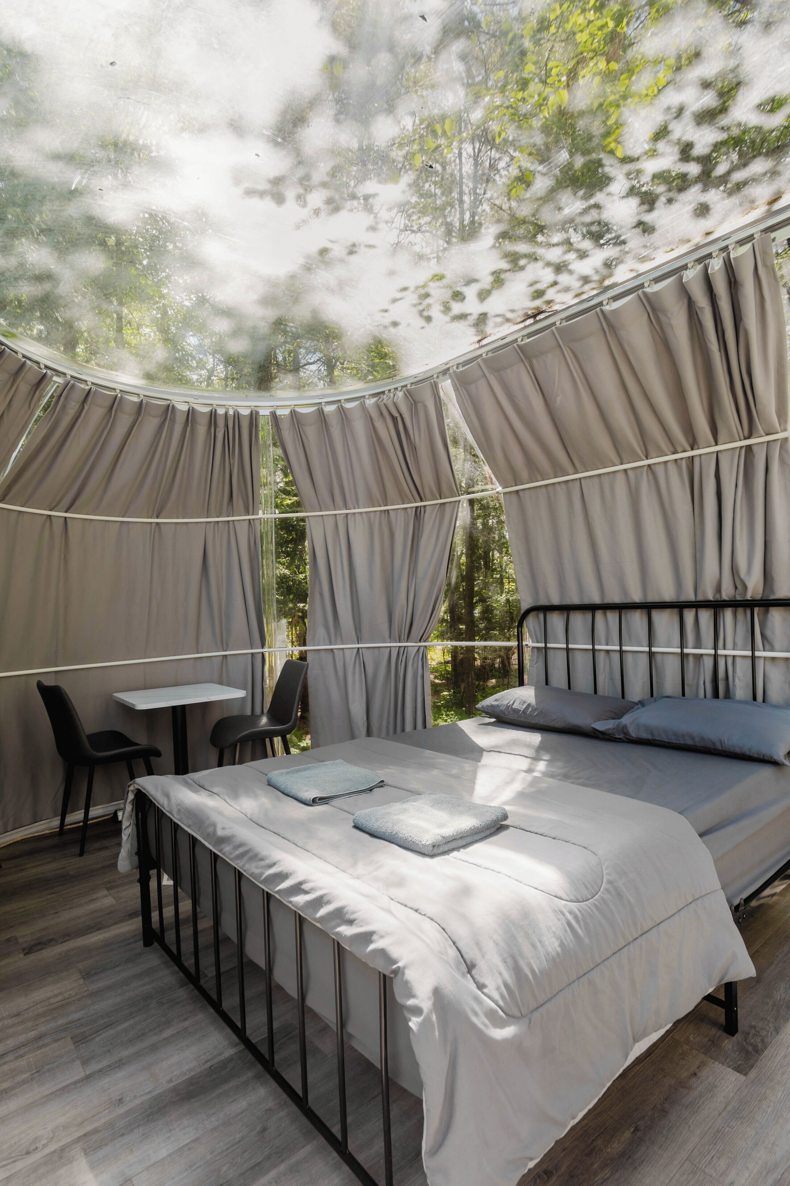 WiFi, bed sheets