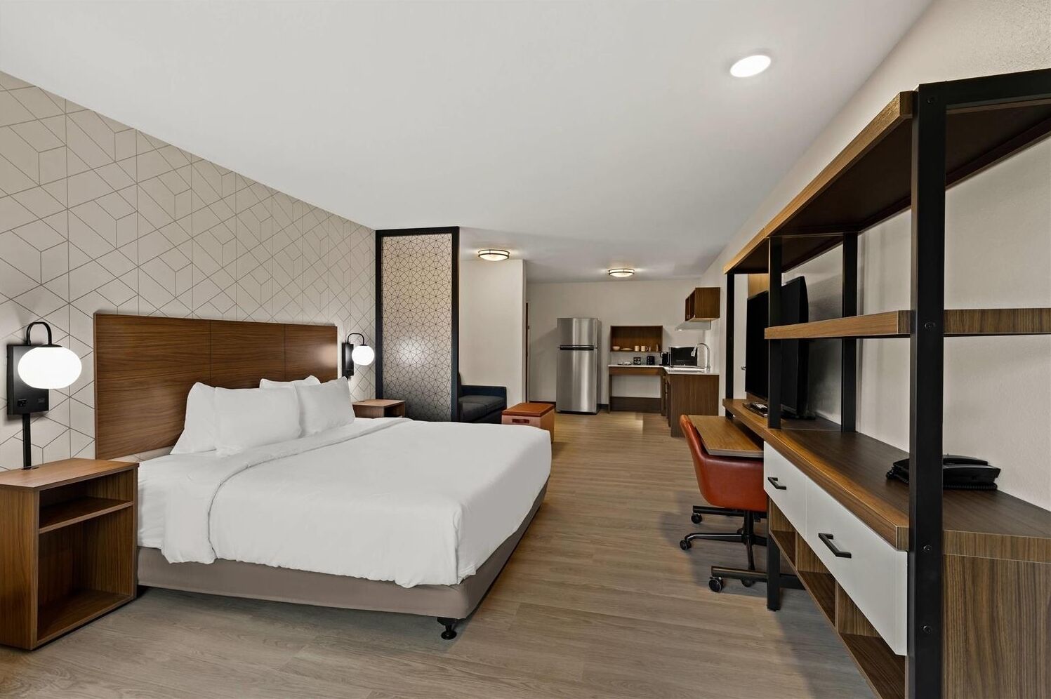 Iron/ironing board, WiFi (free), bed sheets