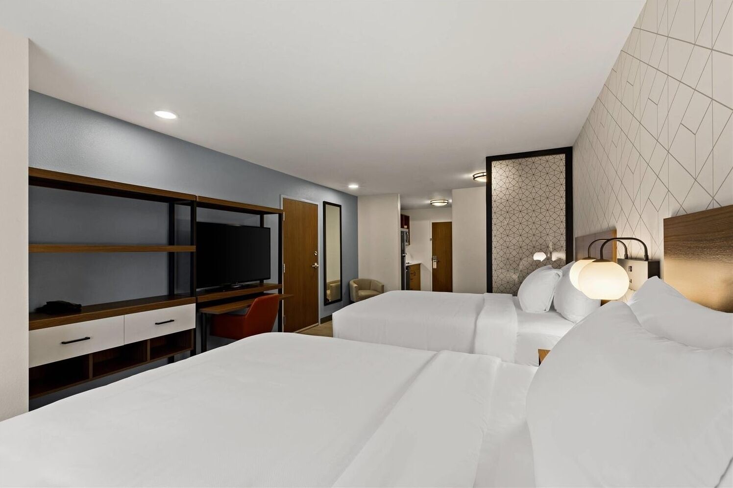 Iron/ironing board, WiFi (free), bed sheets