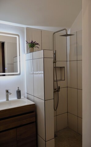 Bathroom - Fully equipped Loft that sleeps 4, filled with eco products, high speed internet (Provincia de Puntarenas)