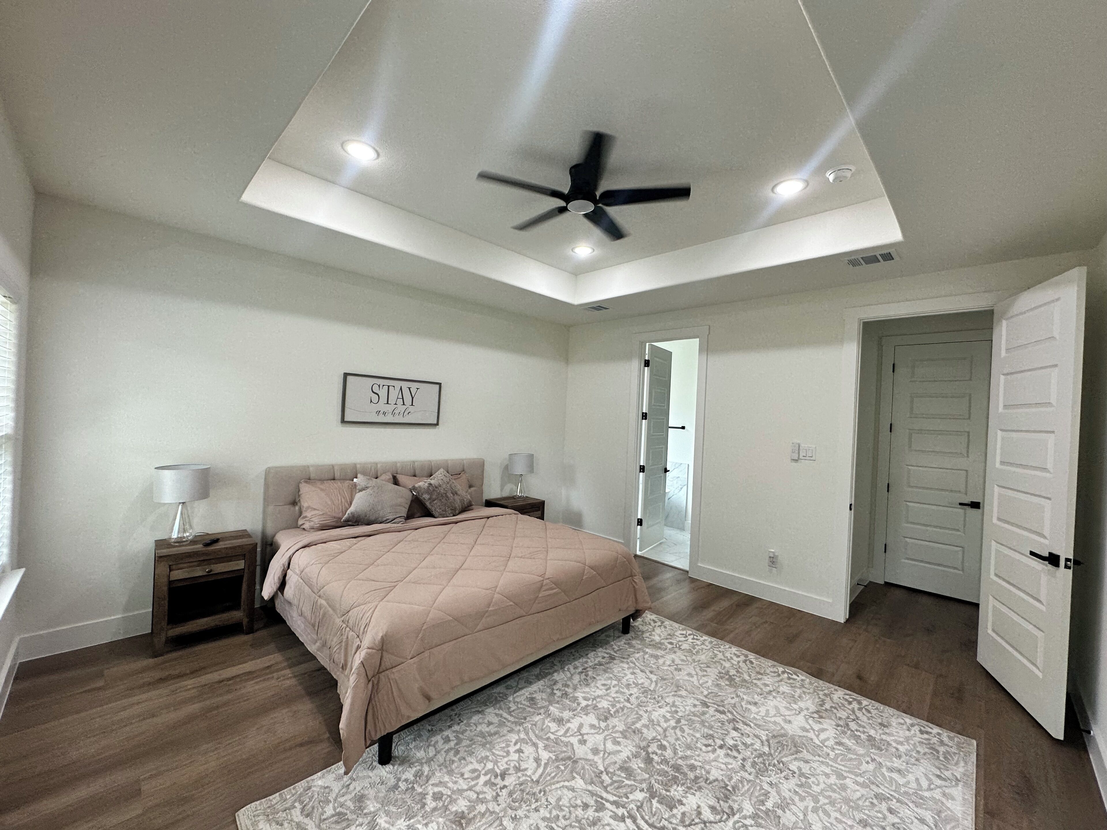 4 bedrooms, iron/ironing board, free WiFi, bed sheets