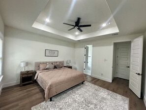 4 bedrooms, iron/ironing board, free WiFi, bed sheets