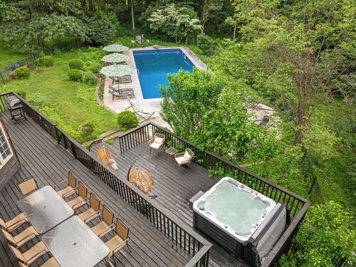 Serene 10BR Retreat w/Pool, Gym & Hot Tub