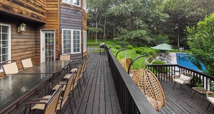 Serene 10BR Retreat w/Pool, Gym & Hot Tub