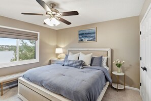 Desk, WiFi, bed sheets - Aqua Estate - Heated Pool, Game Room & Hot Tub! (Sunrise Beach)
