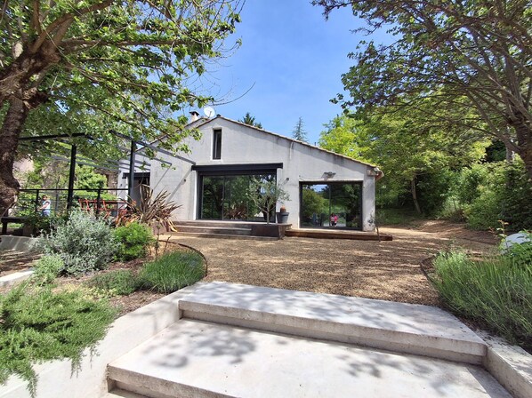 Exterior - Vrbo Property (Apt)