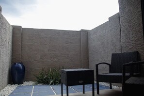 Terrace/patio - Cozy fully furnished retreat, 2 bed 2 bath condo in Mesa AZ - min stay 30 days (Mesa)