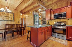 Paper towels - Secluded Cliffview Cabin with Amazing View & Hot Tub, Nestled on 4 Private Acres (Zoe)