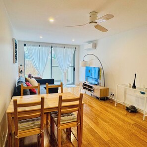 Shared Dormitory, 1 Bedroom, Balcony | Living area - Room-charming Guest Room Near Macarthur (Canberra)