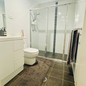 Shared Dormitory, 1 Bedroom, Balcony | Bathroom - Room-charming Guest Room Near Macarthur (Canberra)