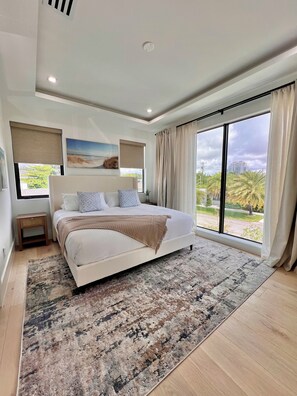 4 habitaciones, tabla de planchar con plancha, wifi y ropa de cama 