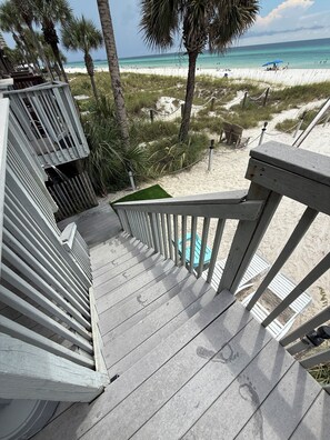 Property grounds - Beachside Townhomes - conveniently located near major attractions (Panama City)