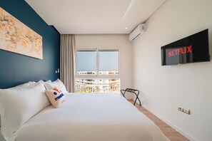 Desk, iron/ironing board, free WiFi, bed sheets - Ocean Breeze 2BR Ocean View Rabat Corniche by Masterhost (Rabat)