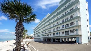 Condo, 1 giường cỡ queen (Sunset Chateau 502) | Ngoại thất