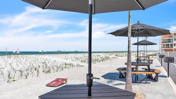 Condo, 1 Queen Bed (Sunset Chateau 502) | Outdoor dining
