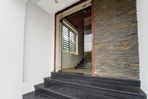 Unclassified image, 3 of 30, button - Classic Sathya Inn (Madurai)