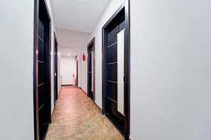 Unclassified image, 4 of 30, button - Classic Sathya Inn (Madurai)