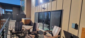 Terrace/patio - Modern 2 bedroom slopeside retreat with private hot tub. (Beaver)