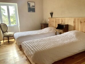 Iron/ironing board, travel cot, free WiFi, bed sheets - EcoGîte Havre de Peyre (SAINT-SAUVEUR-DE-PEYRE)