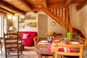 Dining - Gîte de Pratpanoul 3 épis 4/6 pers in Quézac (QUEZAC)