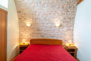 Iron/ironing board, free WiFi - Gîte de Dignas 2/4 persons (SAINTE-ENIMIE)