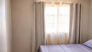 3 多间卧室、上网接入、床单