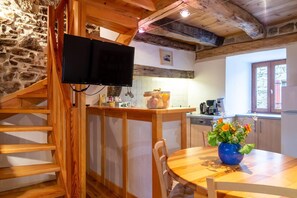 Fridge, microwave, oven, dishwasher - LA MAISON DE JULIETTE (LES SALELLES)