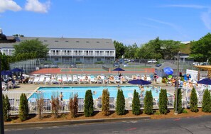 Pool - Sleeps 4, near beaches with hot tub, indoor/outdoor pools, gym, tennis & more! (Yarmouth)