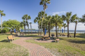 Condo, 1 King Bed with Sofa bed (Destin West Gulfside 311- Paradise Gu) | Property grounds - Destin West Gulfside 311- Paradise Gulfside (Fort Walton Beach)