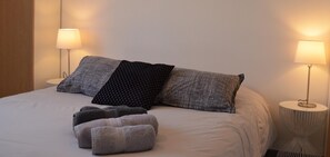Iron/ironing board, travel cot, free WiFi, bed sheets - Gîte Les Falaises in Barjac (BARJAC)