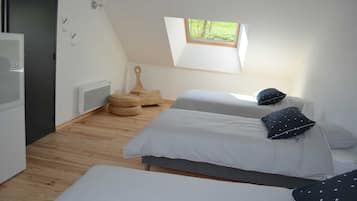 Iron/ironing board, travel crib, free WiFi, bed sheets