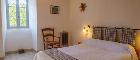 Strykjärn/strykbräda och resesäng